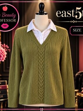 💕East 5th Olive Green V-Neck Cable Rib Sweater